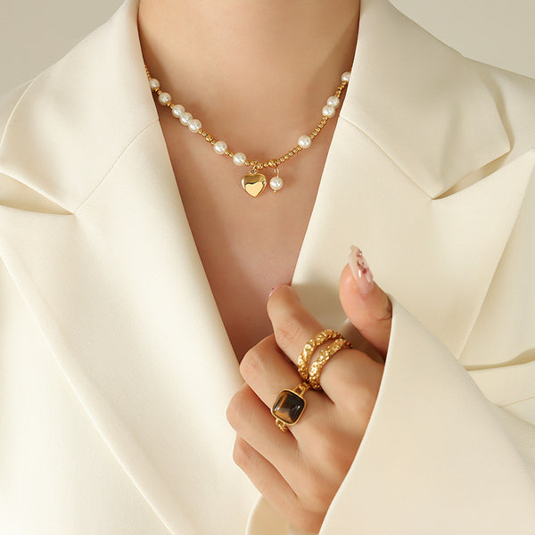 Zoe Necklace – Pearl & Gold-Plated Love Pendant