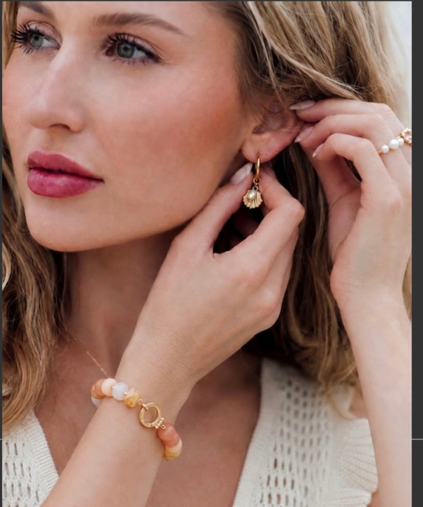 Santorini Shell Pearl Hoop Earrings – 18k Gold Plated Hoops with Freshwater Pearl