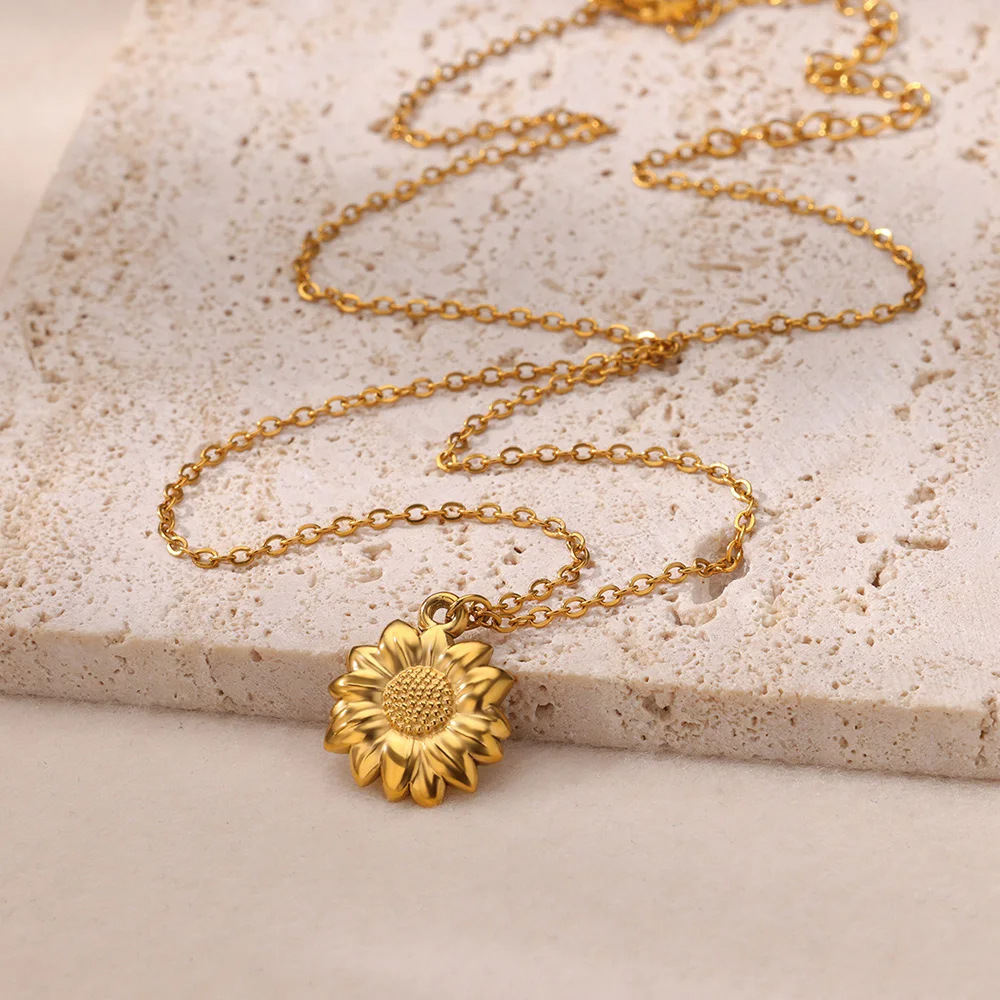 Whimsical gold daisy necklace, hypoallergenic and water-resistant